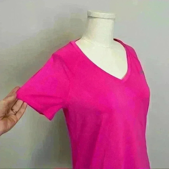 NWT Under Armour Heat Gear V-Neck T-Shirt Hot Pink Carpe Diem Graphic - Picture 5 of 13